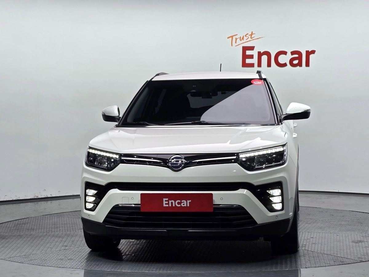 SSANGYONG TIVOLI VERY NEW