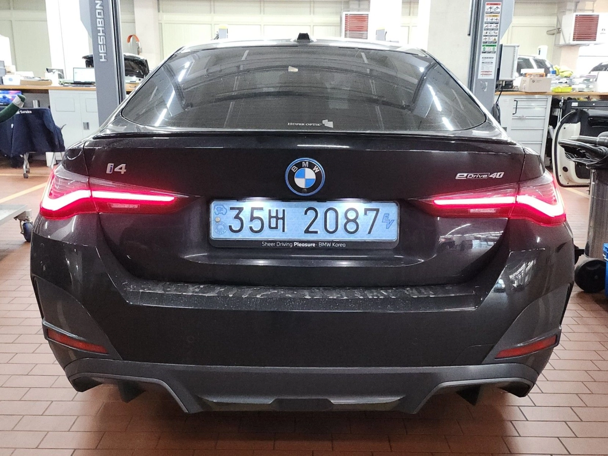 BMW I4