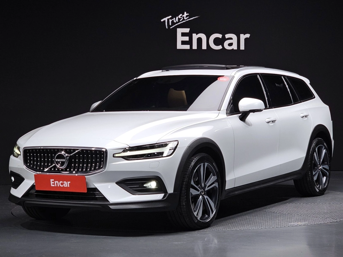 VOLVO V60 CROSS COUNTRY  2021