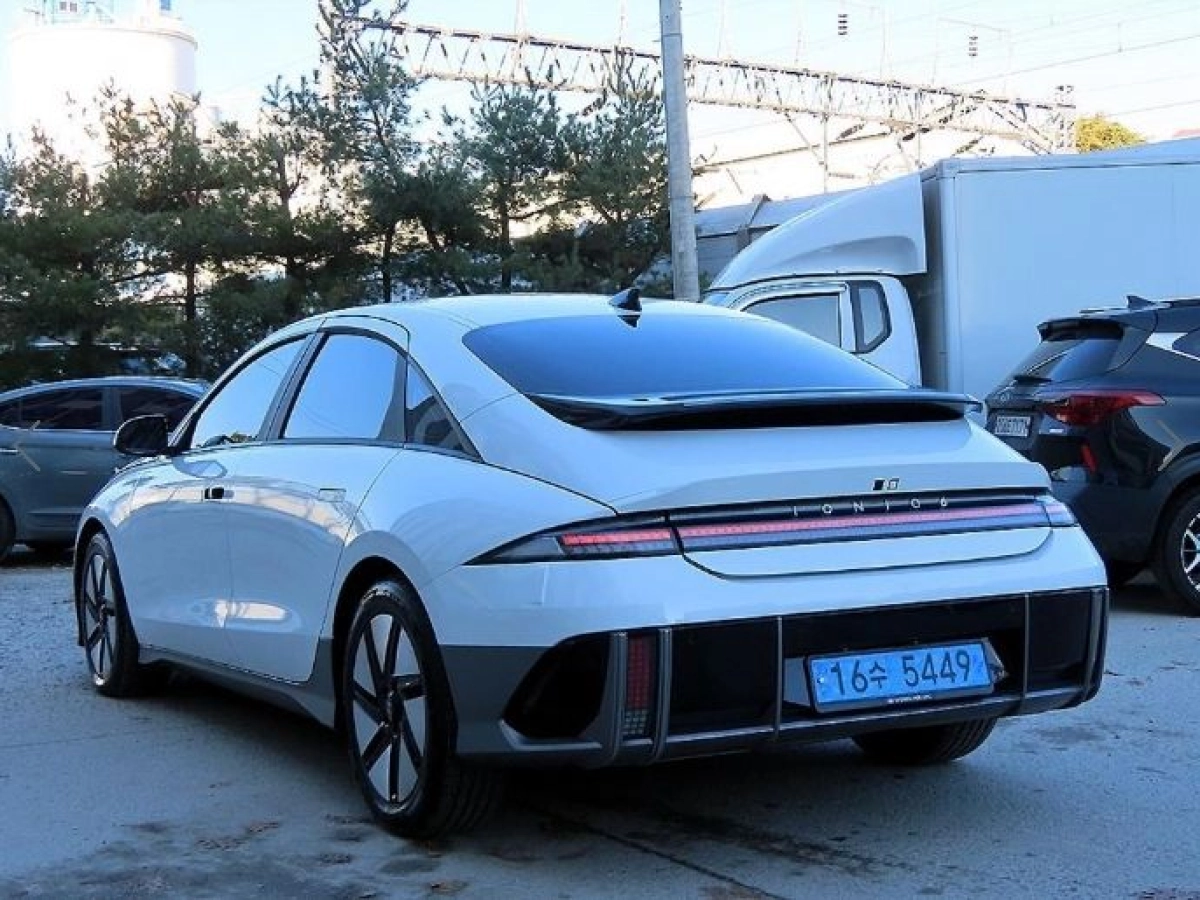 HYUNDAI IONIQ6