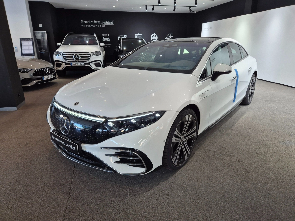 MERCEDES BENZ EQS V297  2023