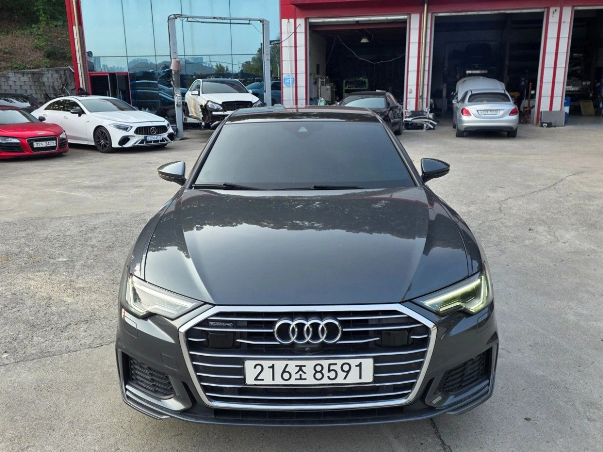 AUDI A6 C8  2021