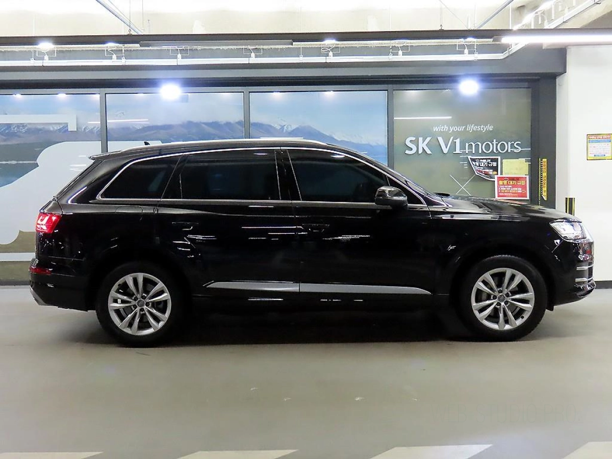 AUDI Q7 4M