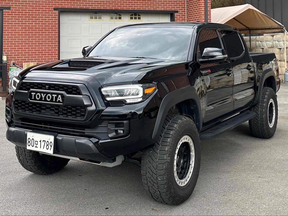 TOYOTA TACOMA 2021