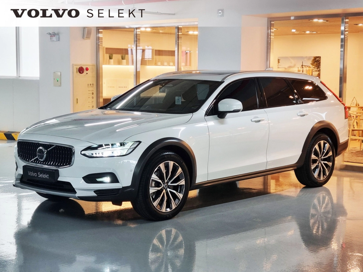 VOLVO V90 CROSS COUNTRY  2024