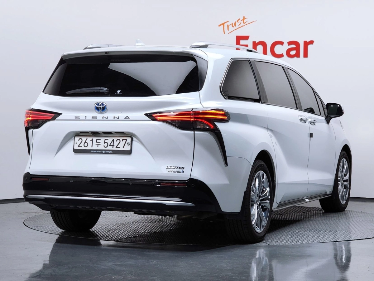 TOYOTA SIENNA