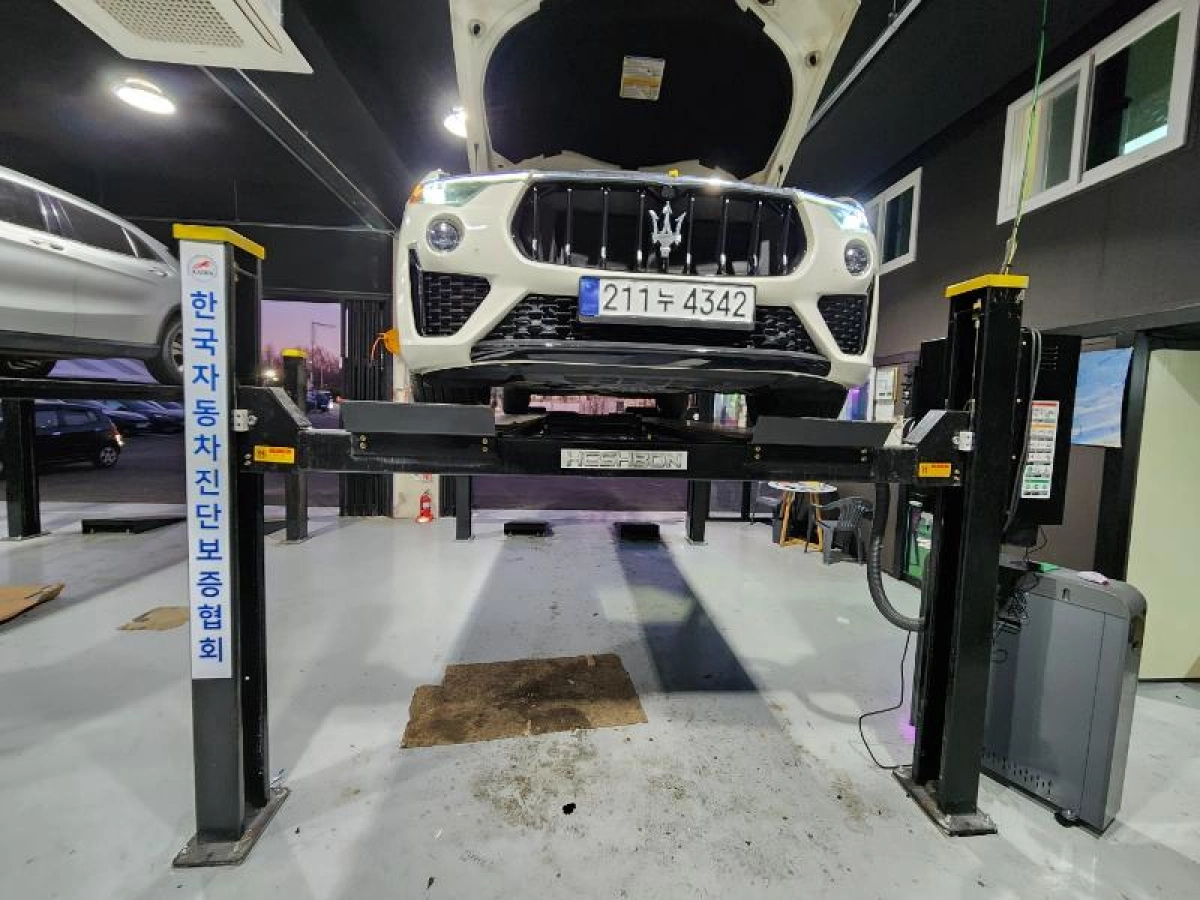 MASERATI LEVANTE  2020