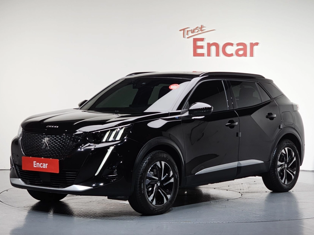 PEUGEOT E-2008  2023