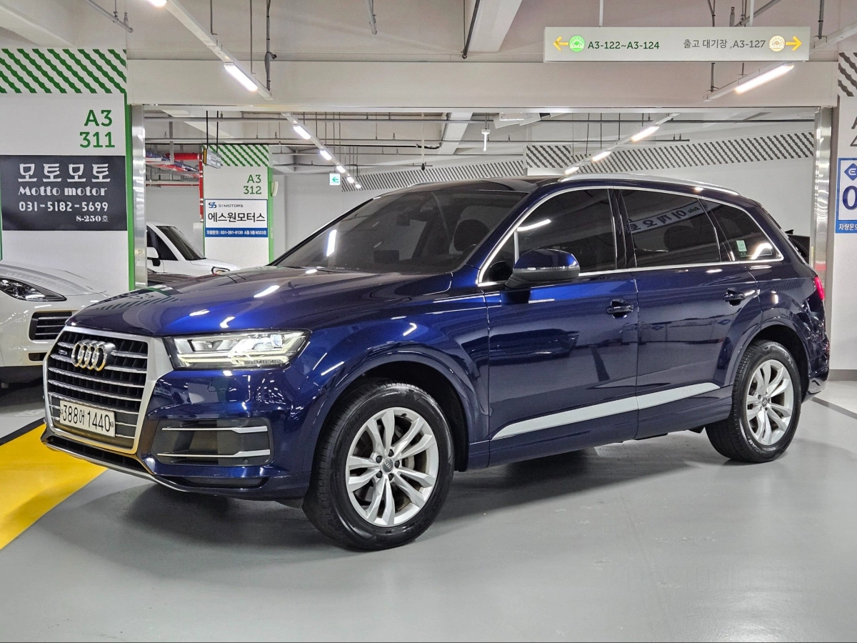 AUDI Q7 4M