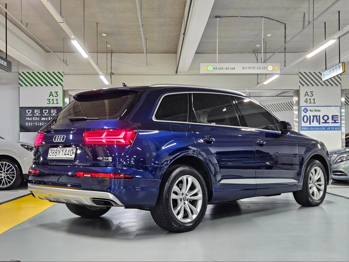 AUDI Q7 4M