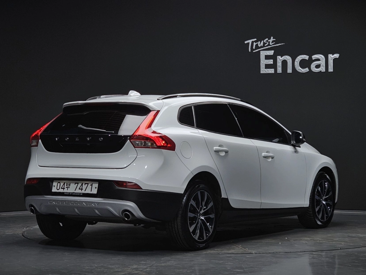 VOLVO V40 CROSS COUNTRY