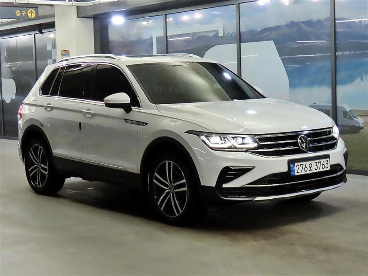 VOLKSWAGEN TIGUAN