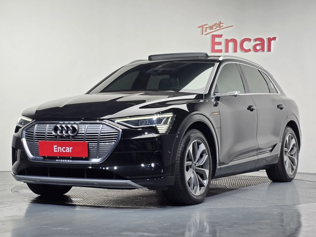 AUDI E-TRON  2021