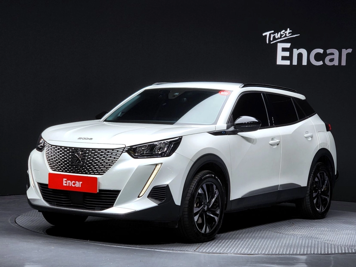 PEUGEOT E-2008  2022