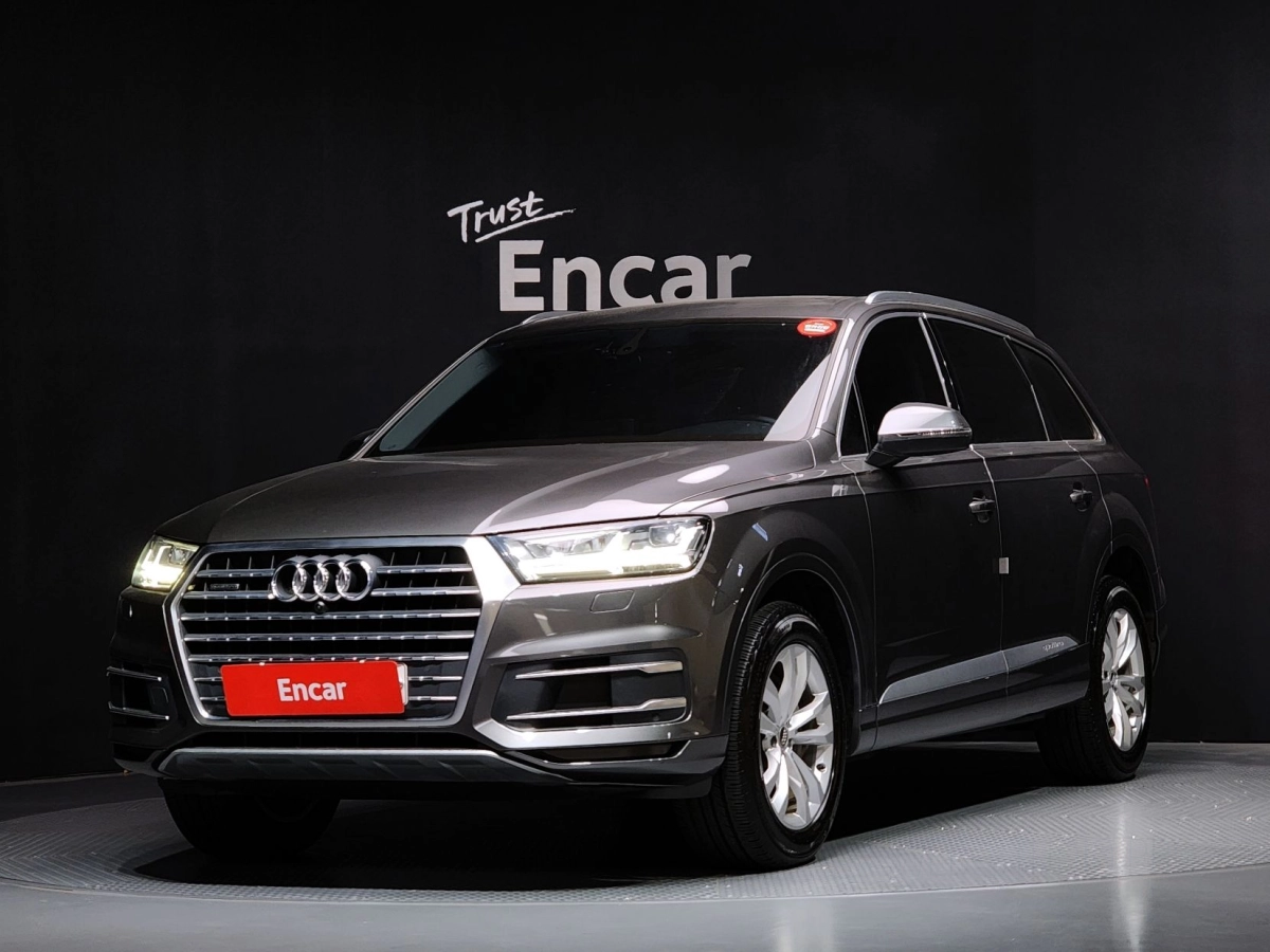 AUDI Q7 4M