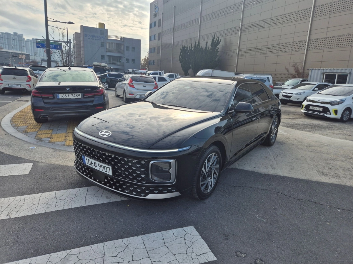 HYUNDAI GRANDEUR HYBRID GN7  2023