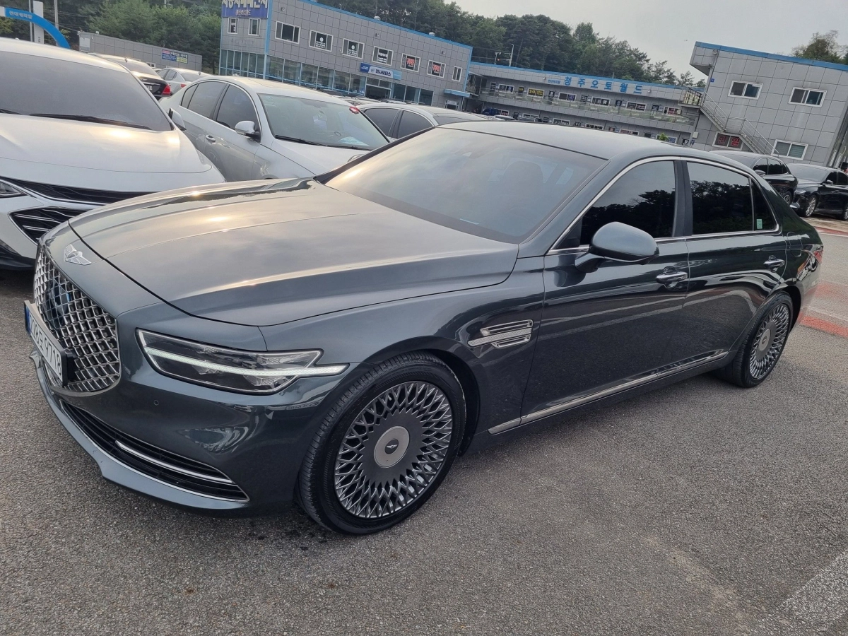 GENESIS G90