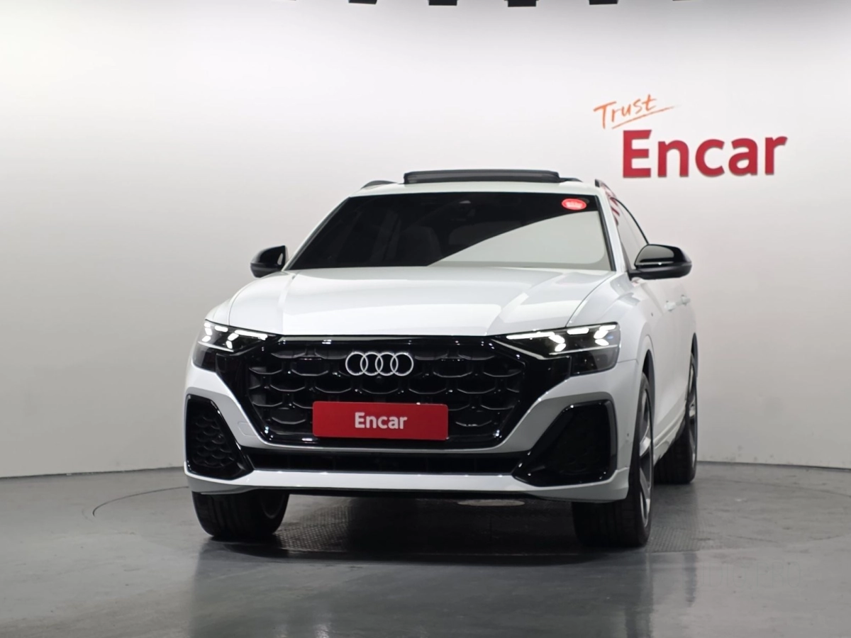 AUDI Q8 4M
