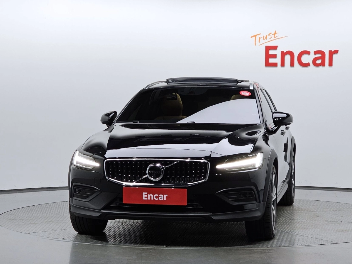 VOLVO V60 CROSS COUNTRY