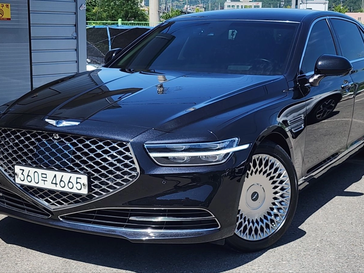 GENESIS G90
