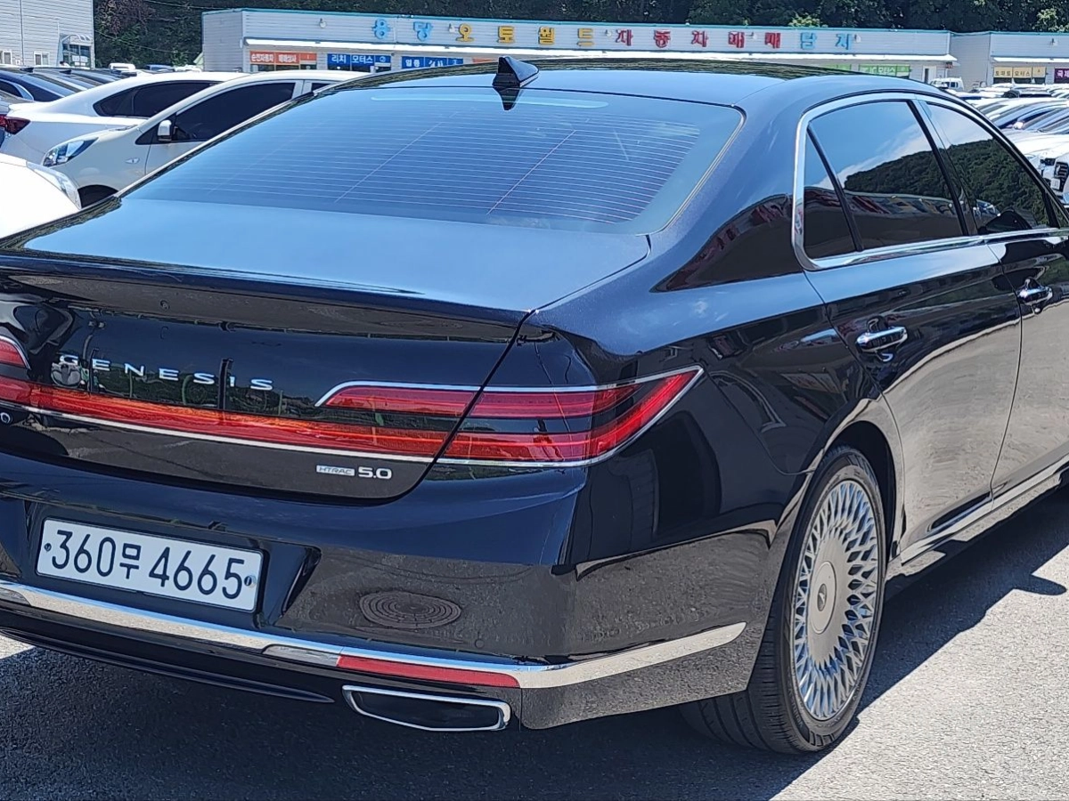GENESIS G90