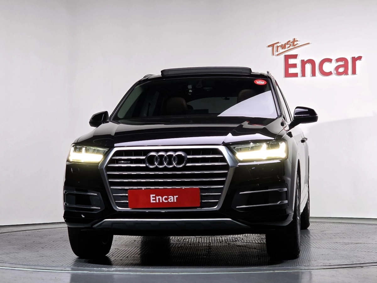 AUDI Q7 4M