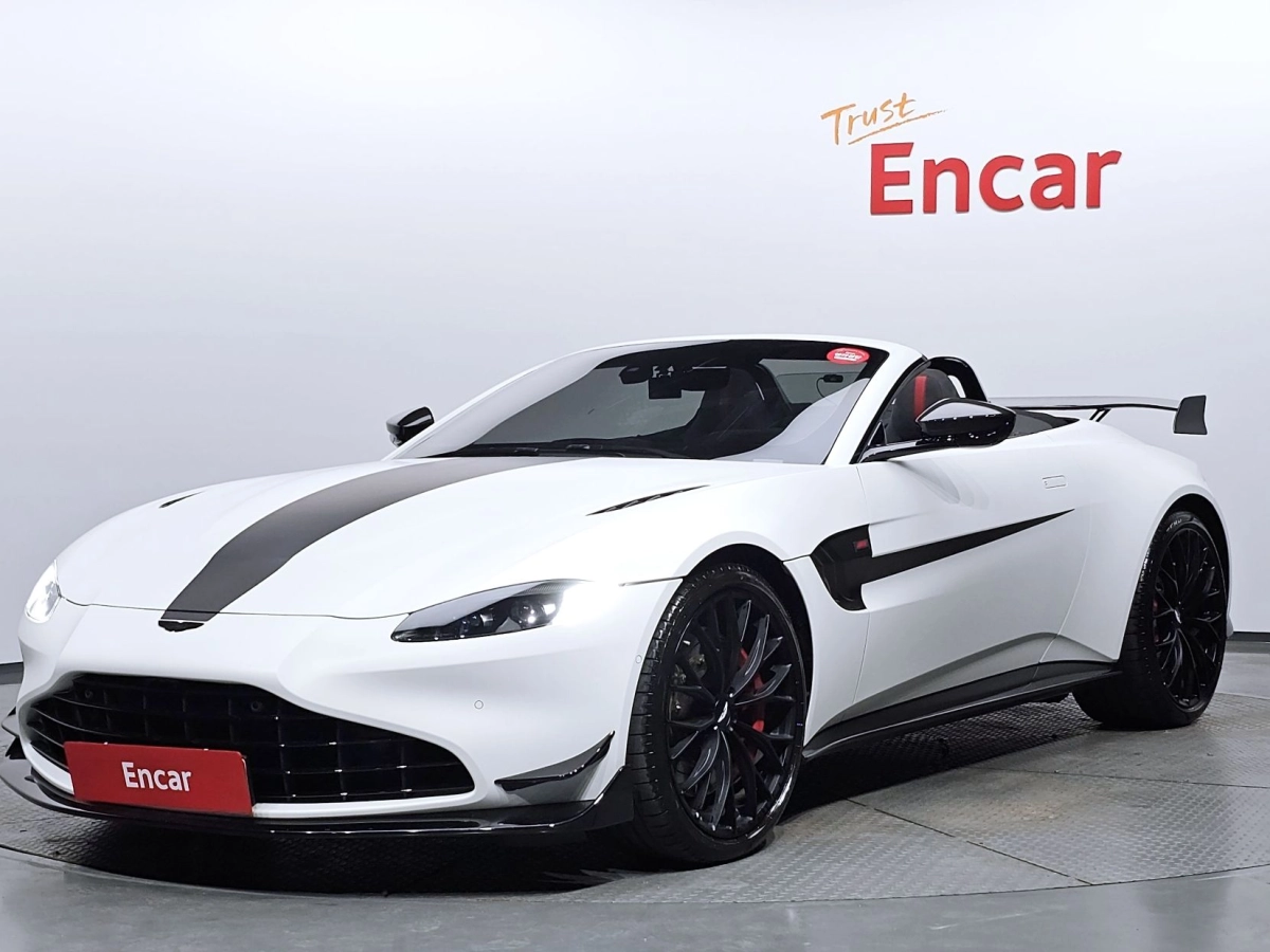 ASTON MARTIN VANTAGE  2022