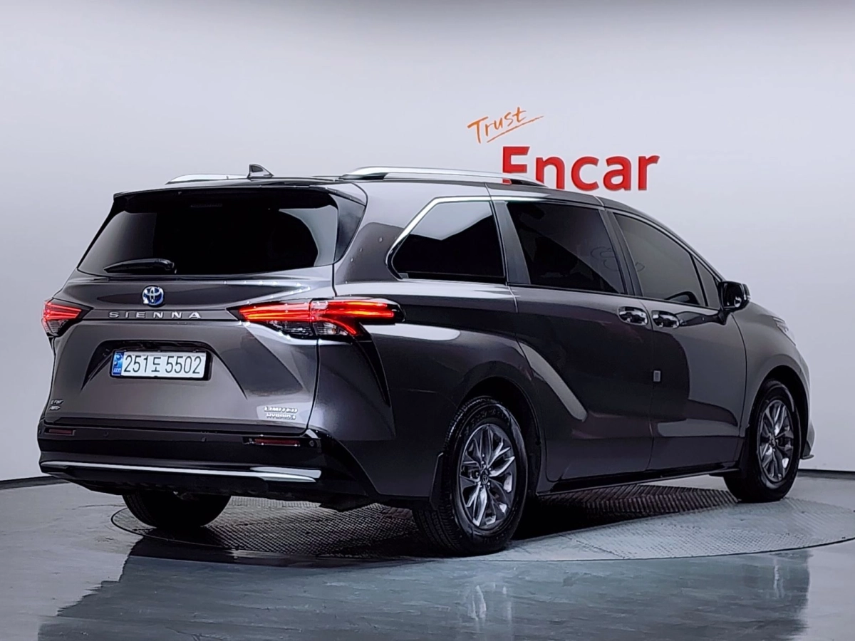 TOYOTA SIENNA
