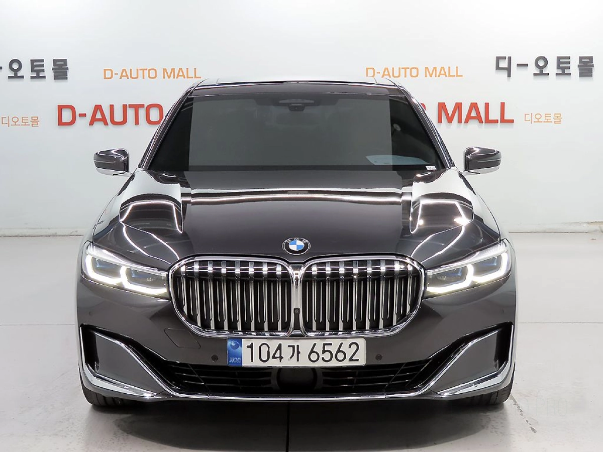 BMW 7-SERIES G11