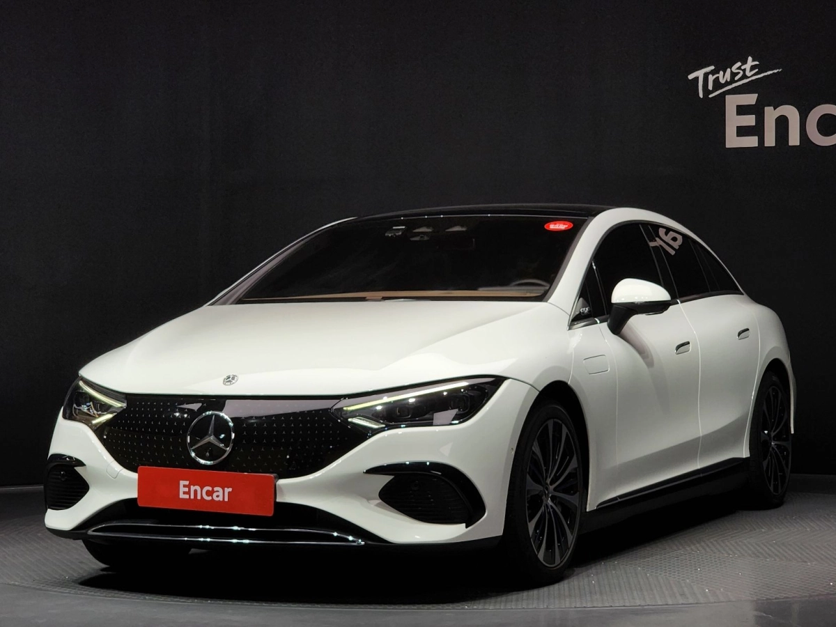 MERCEDES BENZ EQE V295  2023