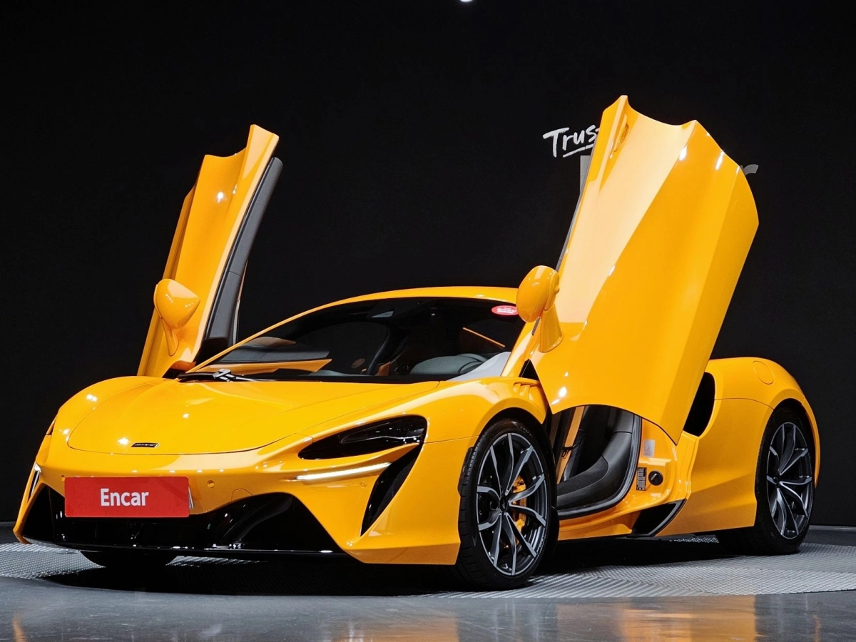 MCLAREN ARTURA  2023