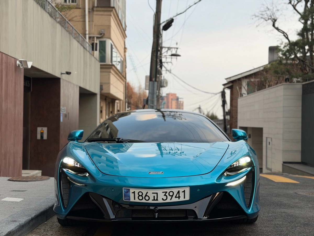 MCLAREN ARTURA  2023