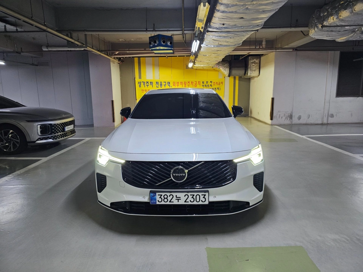 VOLVO S90 2025