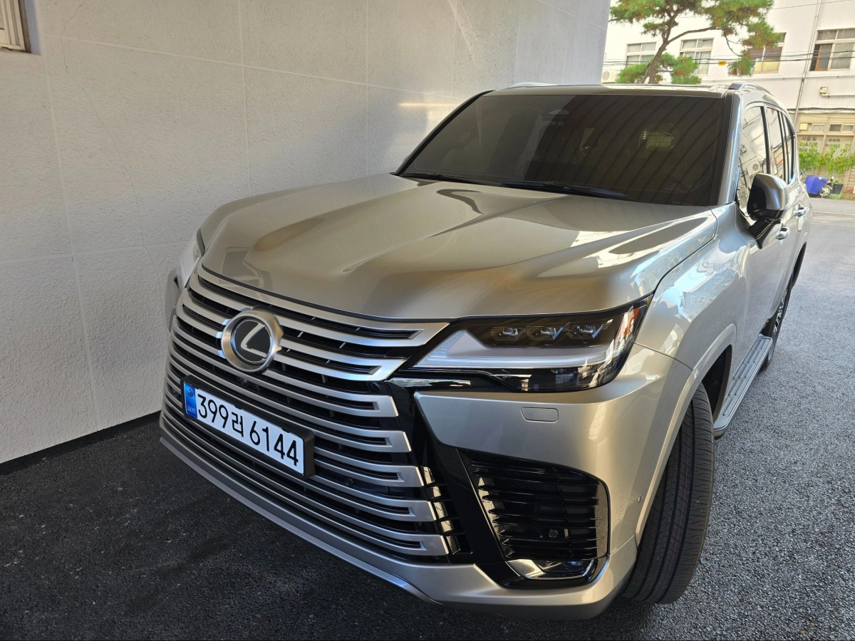 LEXUS LX
