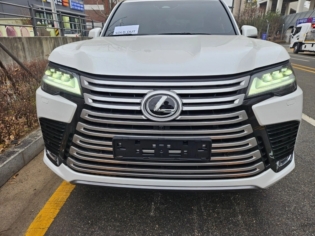 LEXUS LX  2025