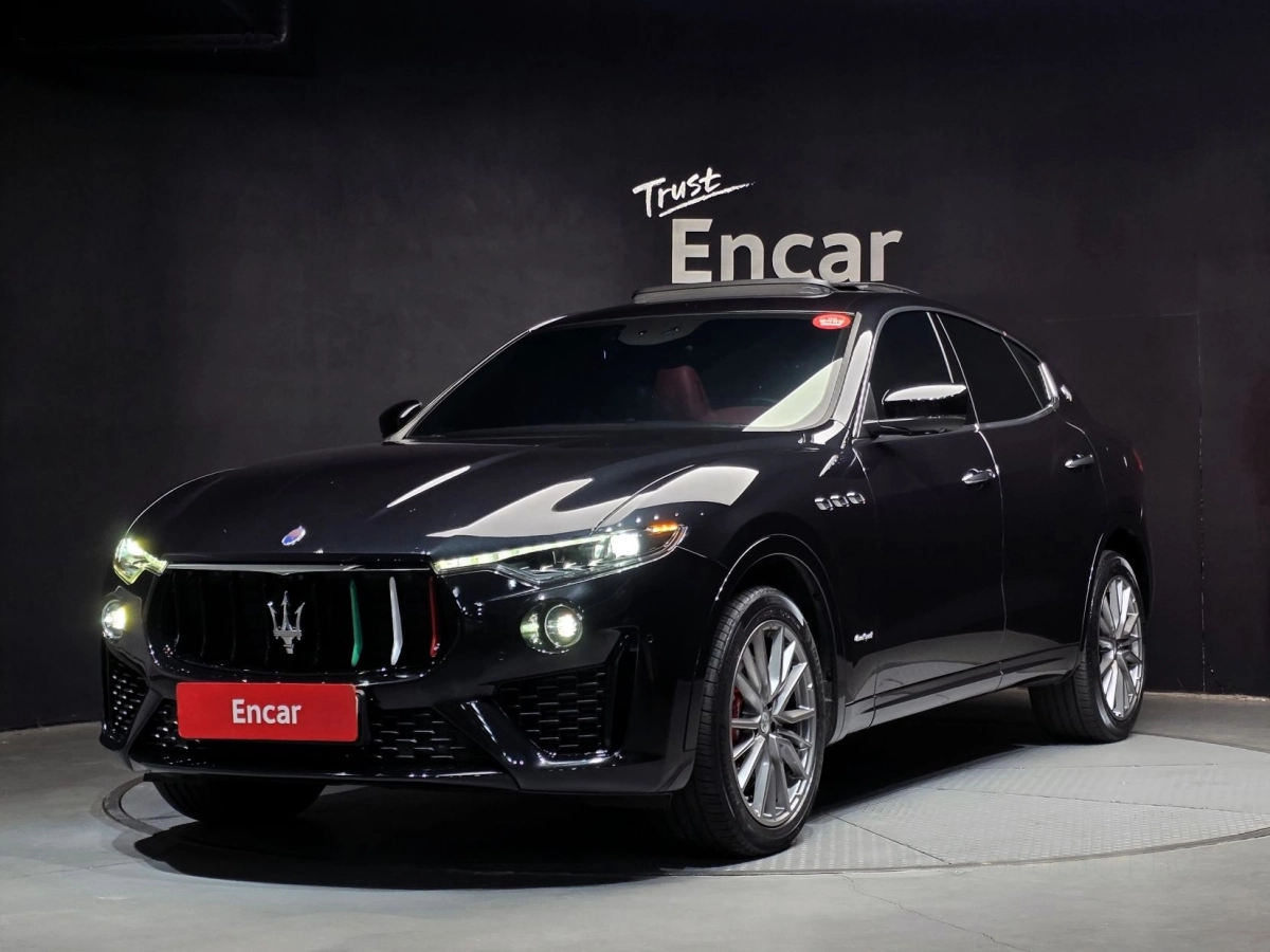 MASERATI LEVANTE  2020