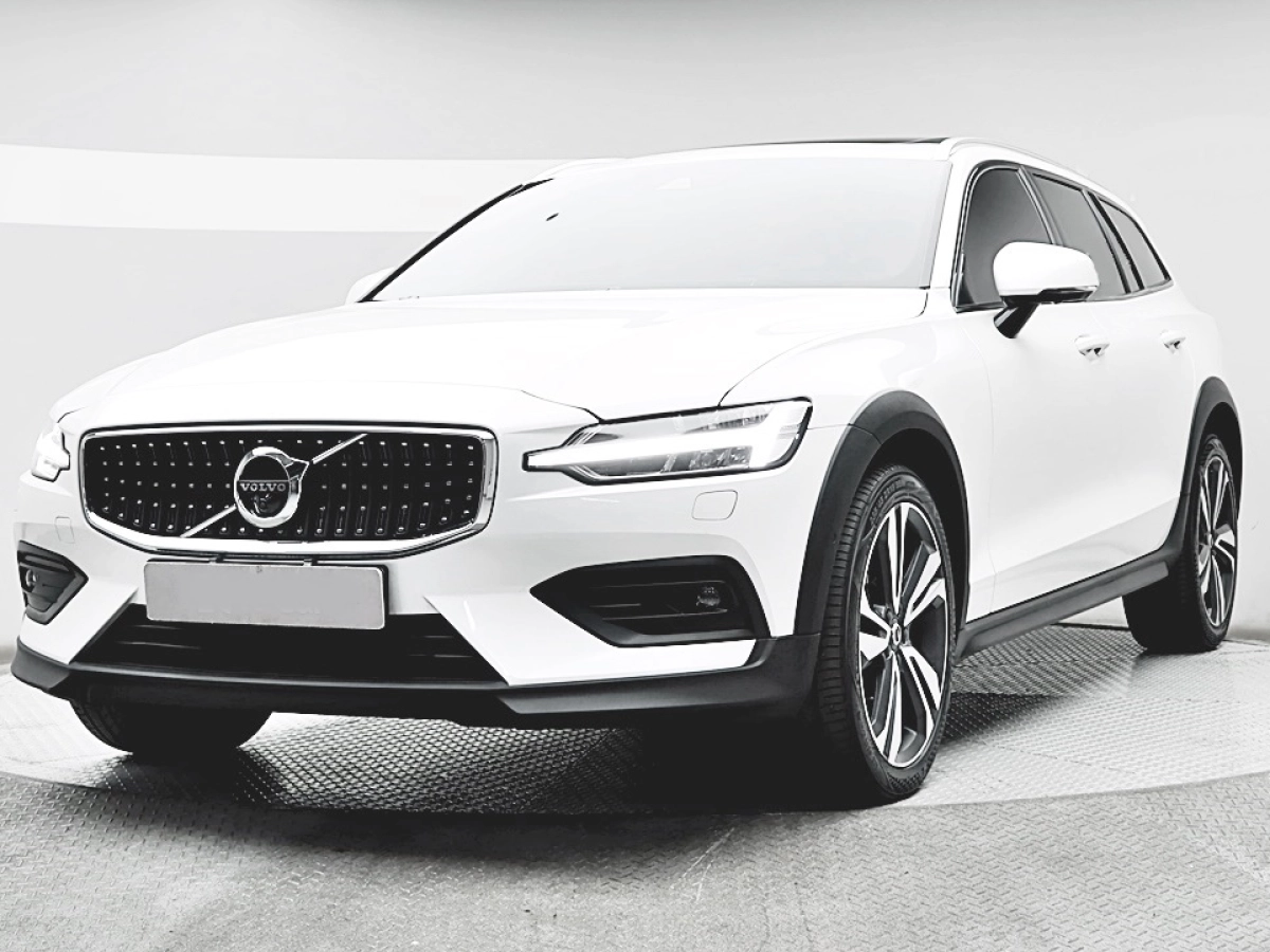 VOLVO V60 CROSS COUNTRY  2021