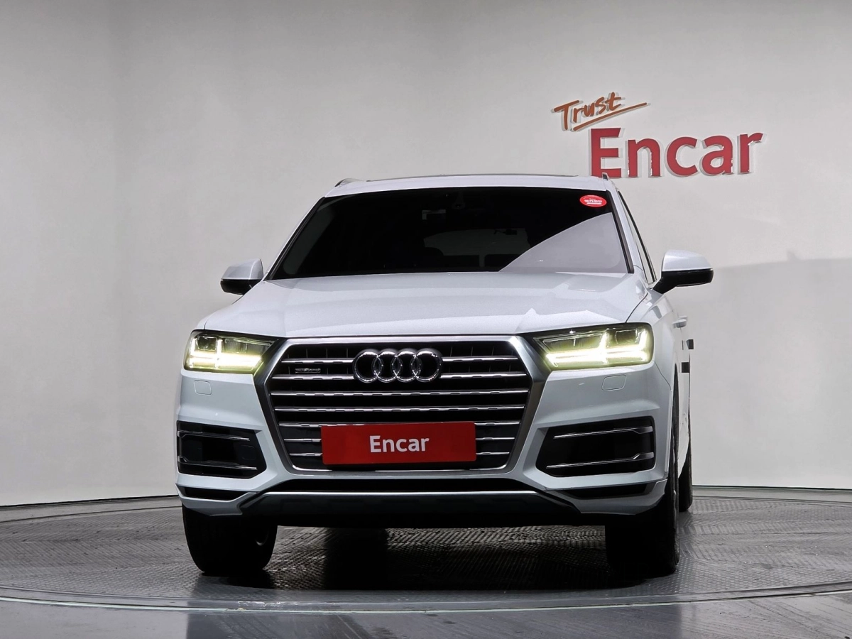 AUDI Q7 4M