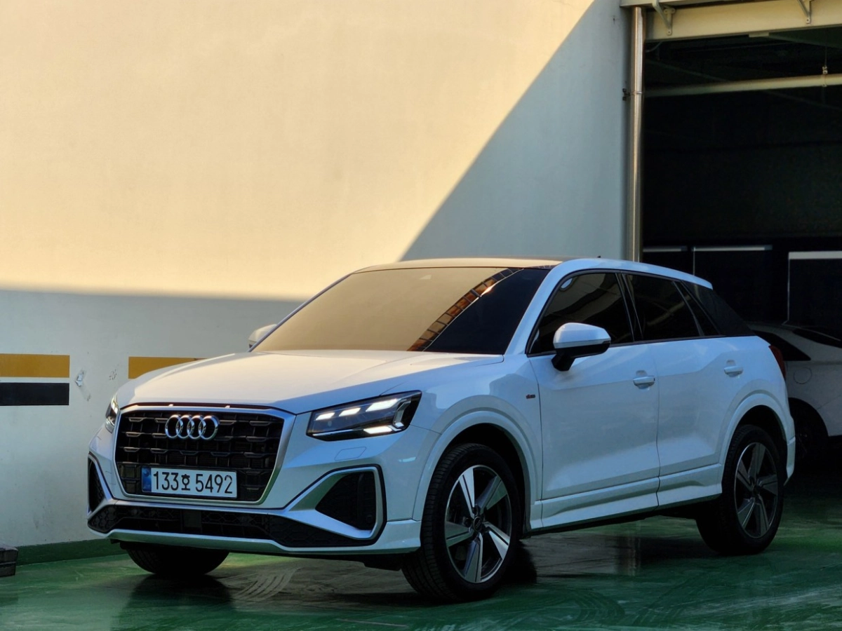 AUDI Q2