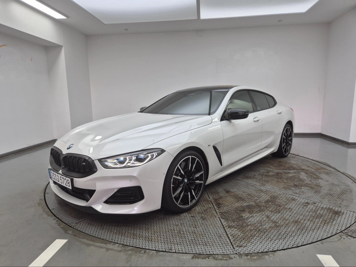 BMW 8-SERIES G15 2025