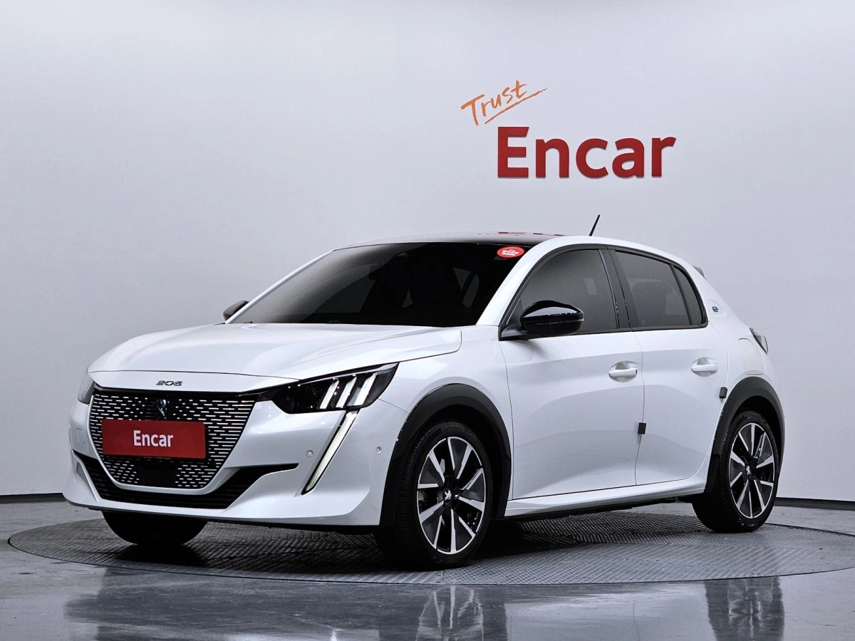PEUGEOT E-208  2021