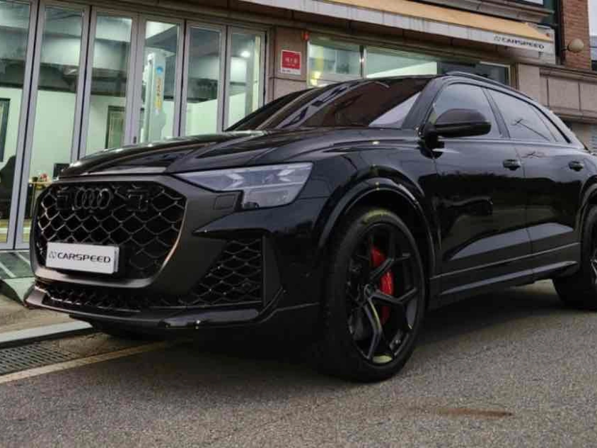 AUDI RSQ8 4M  2025