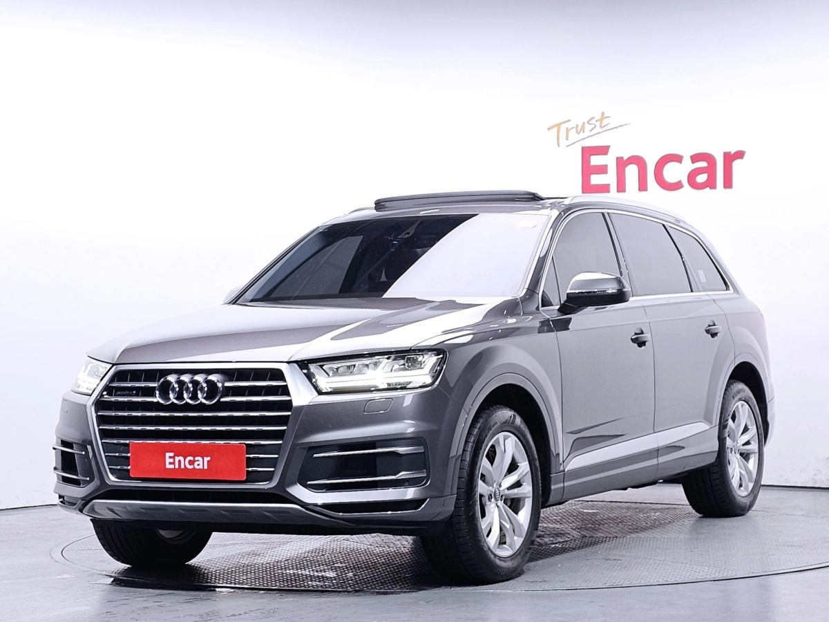 AUDI Q7 4M
