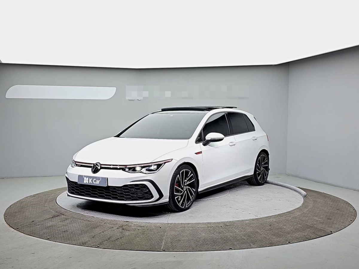 VOLKSWAGEN GOLF 2024