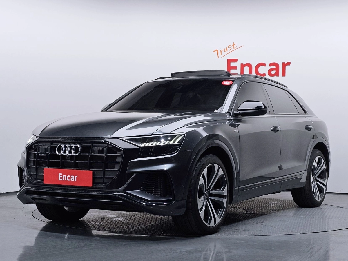 AUDI Q8 4M