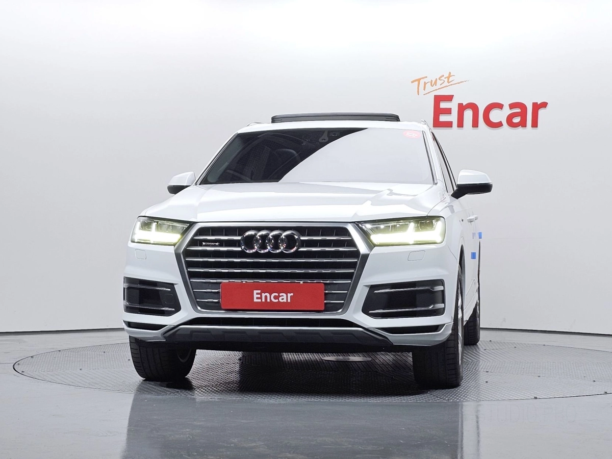 AUDI Q7 4M
