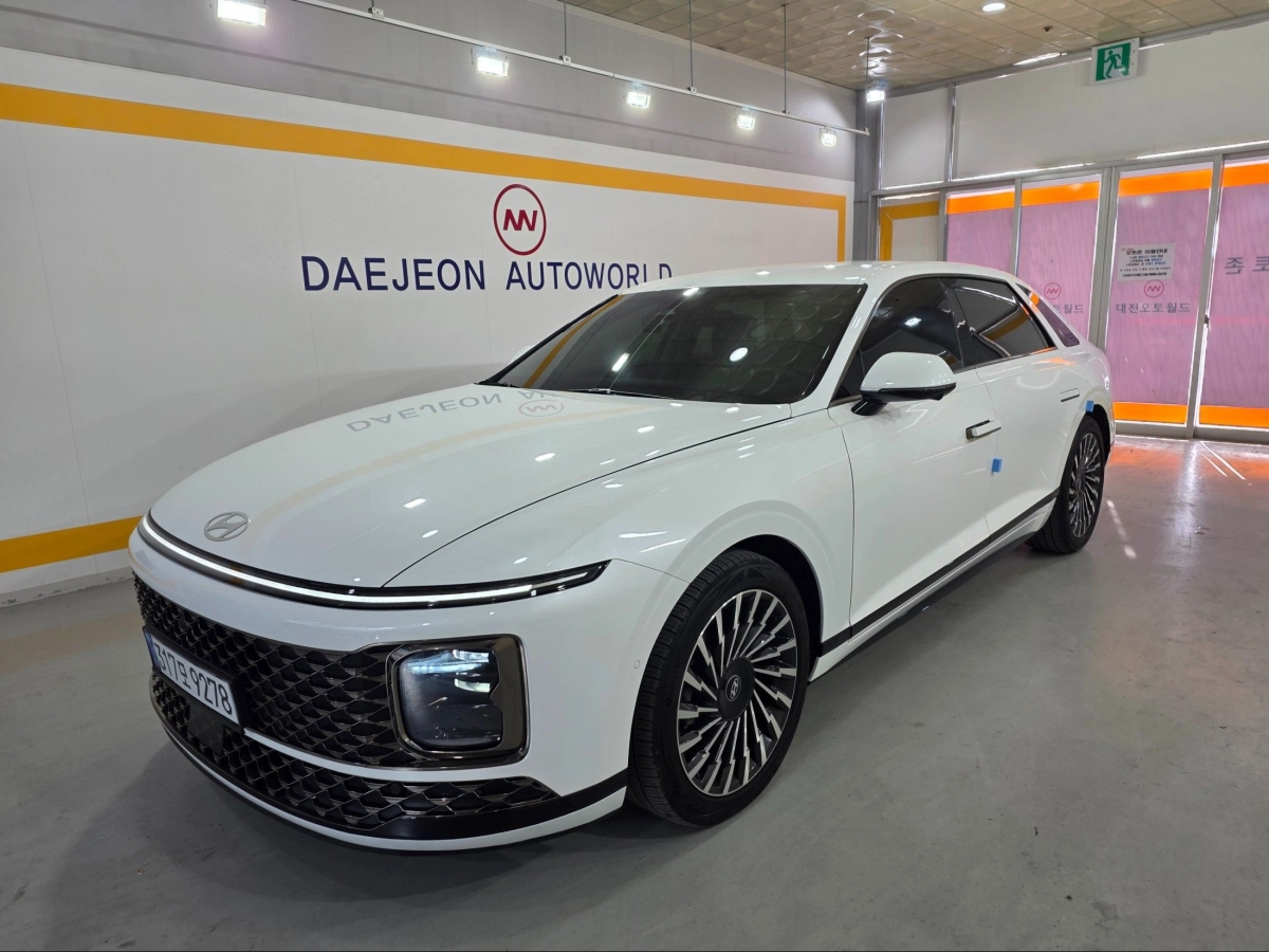 HYUNDAI GRANDEUR HYBRID GN7 2023