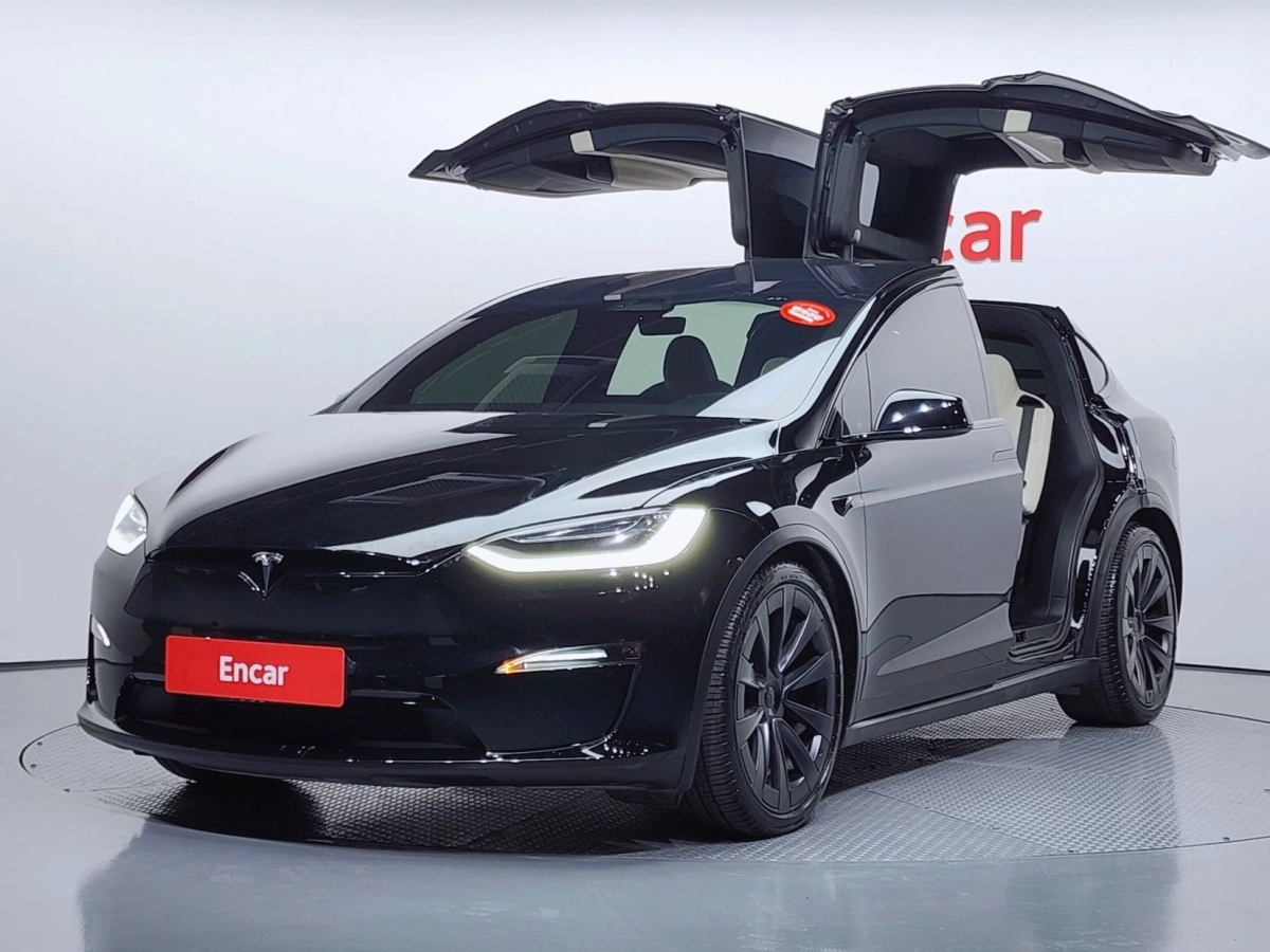 TESLA MODEL X