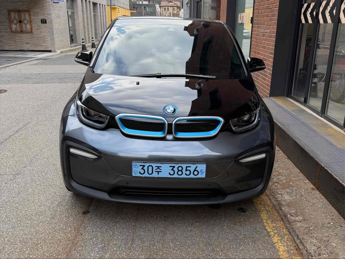 BMW I3