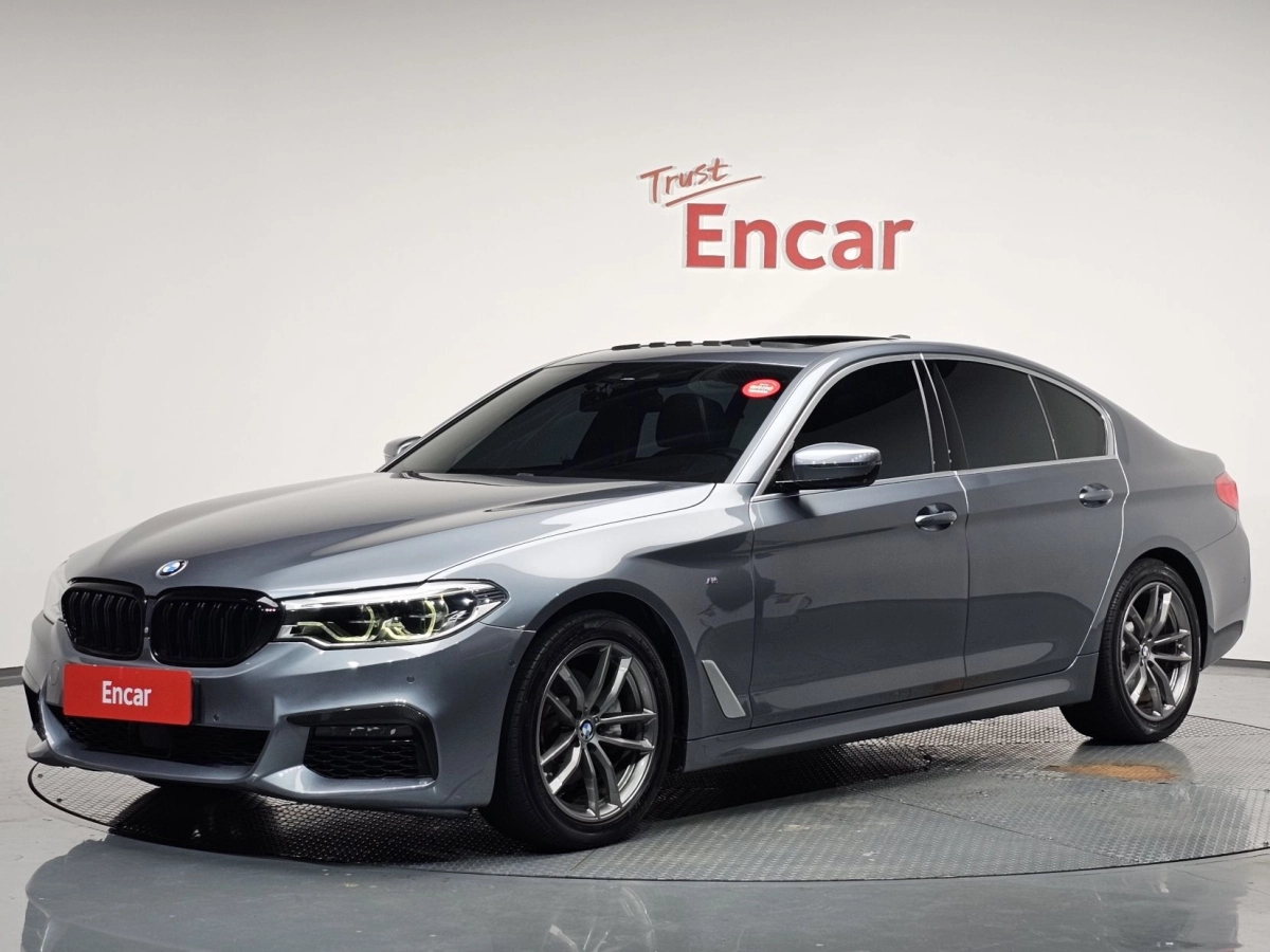 BMW 5-SERIES G30 2019